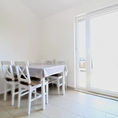 Apartment Fuer 4 Personen Ca 34 Qm In Liznjan, Istrien Suedkueste Von Istrien *